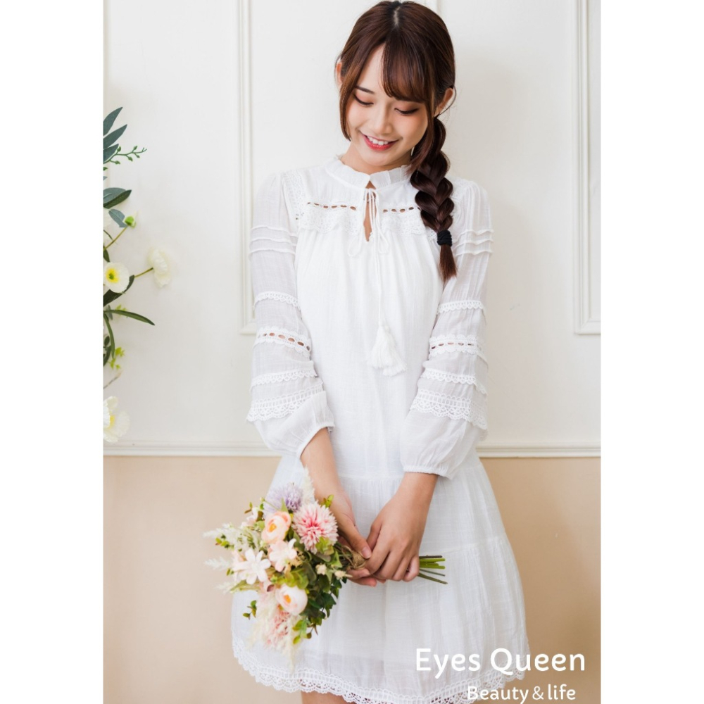 [Eyes Queen] 現貨 白色長袖連身裙(附皮帶) 蕾絲鏤空連身裙 白色洋裝 渡假洋裝 白色蕾絲洋裝 洋裝-細節圖5