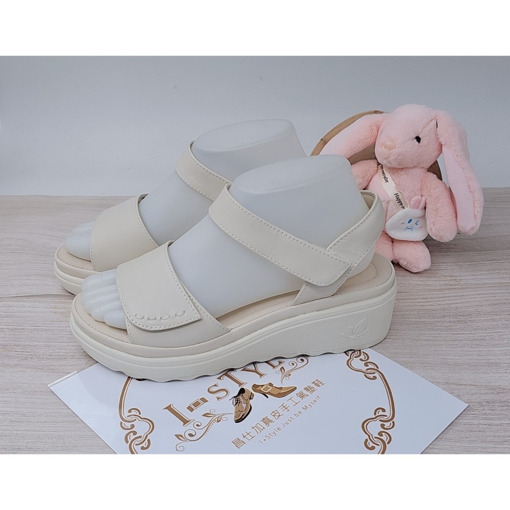 ♀️女：韓風超輕量可調式牛皮氣墊休閒涼鞋(米白)-細節圖4