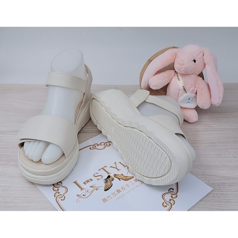 ♀️女：韓風超輕量可調式牛皮氣墊休閒涼鞋(米白)-細節圖7