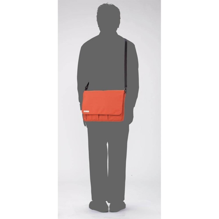 【LIHIT LAB.】多功能收納包 筆電包 平板 公事包 手拿包 A4 附肩背帶 (黑)-細節圖5