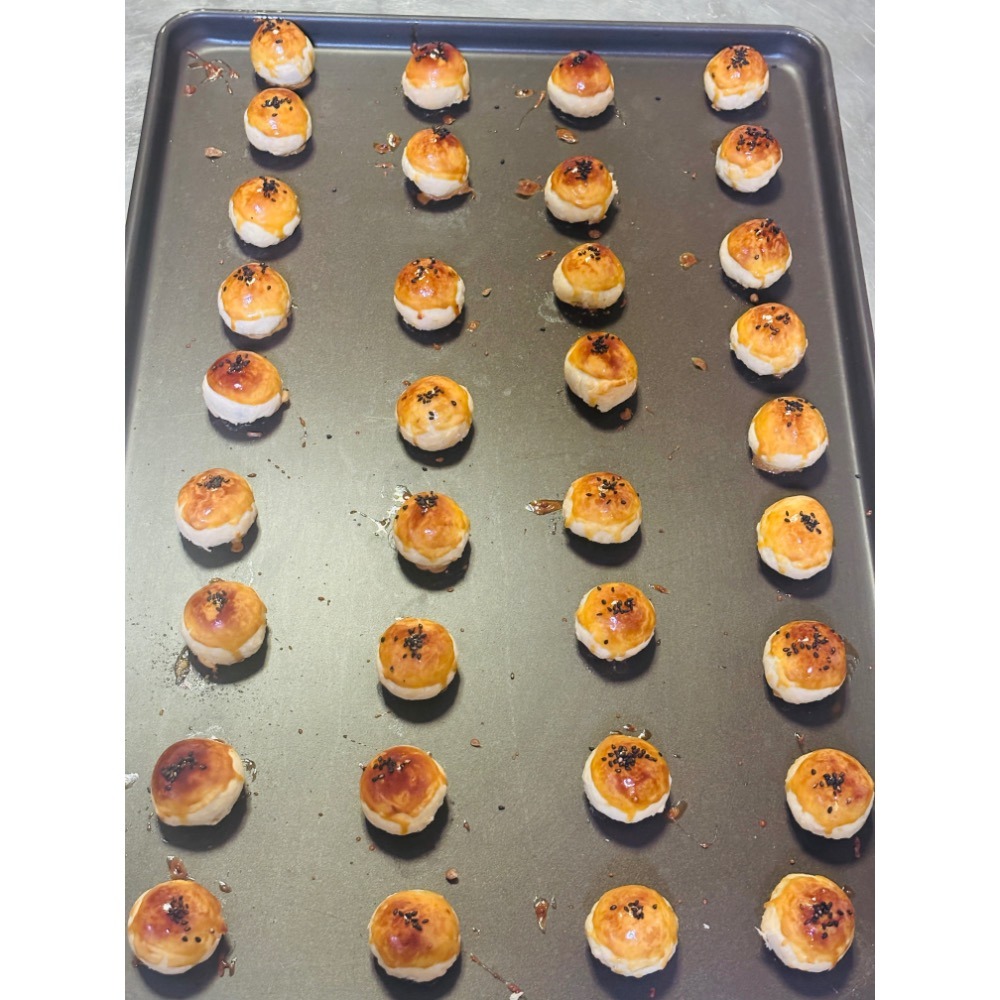 迷你版蛋黃酥～超Q超可愛ㄧ盒8入-細節圖2