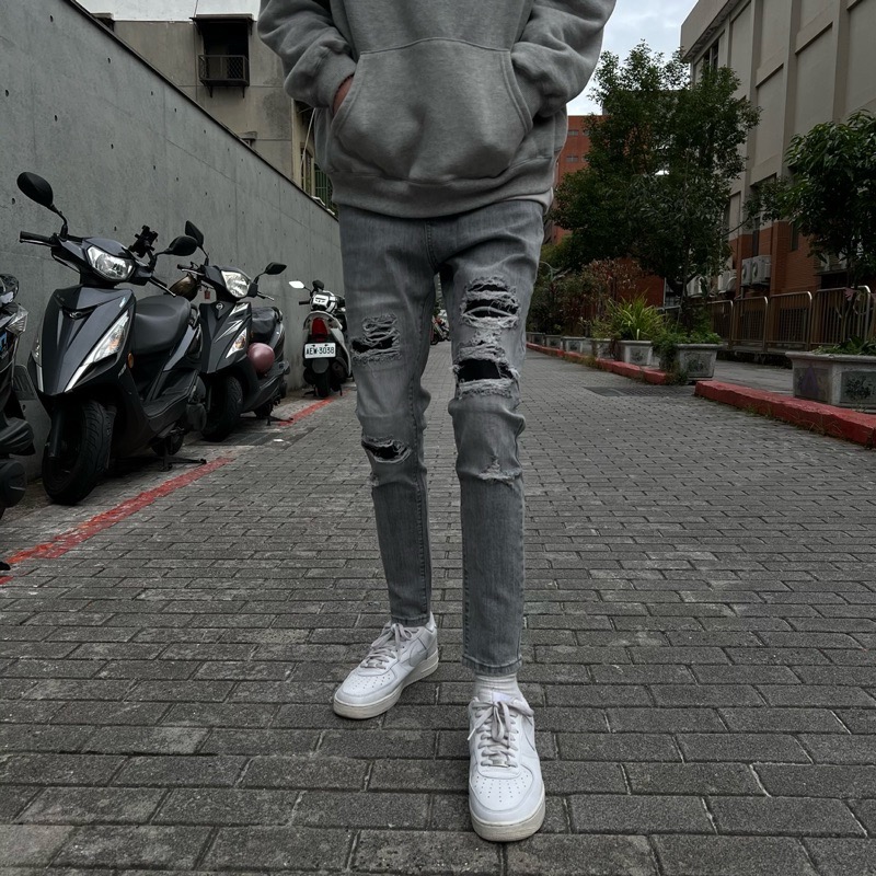 《JRCSTORE》🇰🇷韓國高質感彈性復古灰破壞牛仔褲 刷破 補丁 刷白 破壞 水洗灰 男女 版型修身 四季百搭-細節圖7