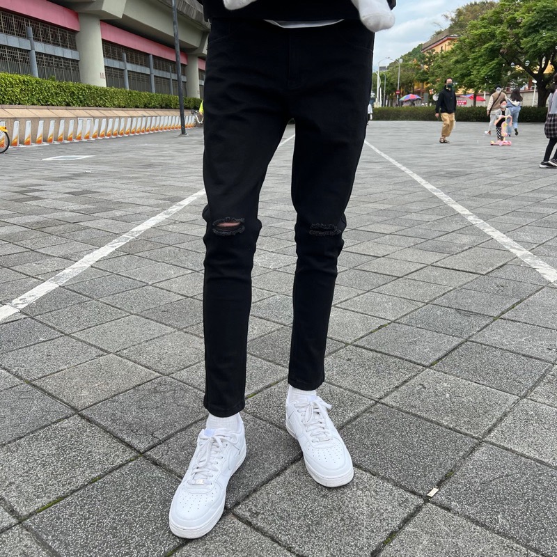 《JRCSTORE》🇰🇷韓國高質感雙刀割刷破牛仔長褲 素面 刀割 刷破 修身破褲 四季百搭 素黑 破壞 破洞-細節圖2