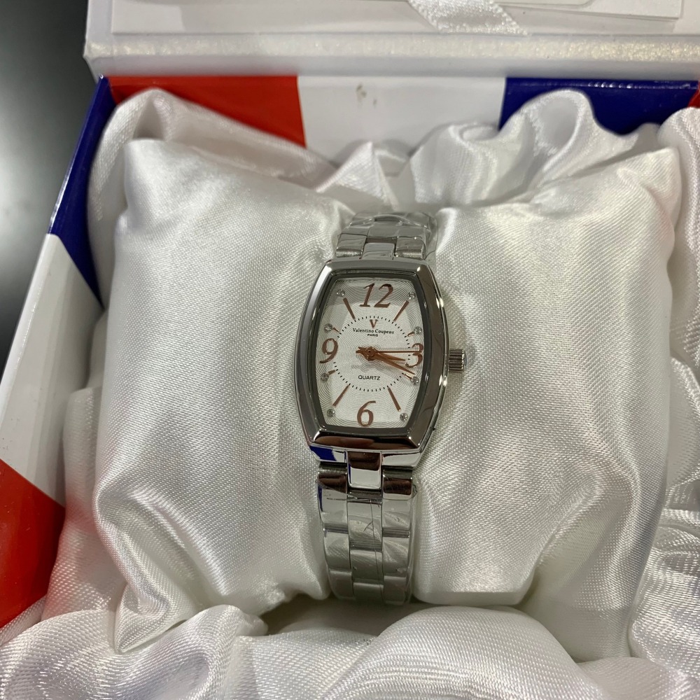 (4色可選)(Little bee小蜜蜂精品) Valentino 范倫鐵諾 石英款 女款小酒桶鋼錶-細節圖3