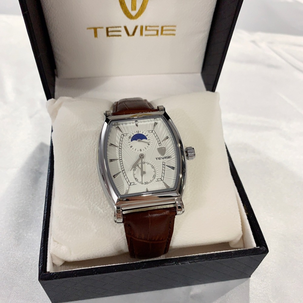 【特維斯｜全新】現貨 TEVISE 手錶 石英錶 男錶 5色可選 酒桶錶 日月相 皮錶｜Little Bee 小蜜蜂精品-細節圖4