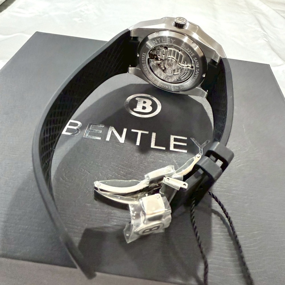 【賓利｜全新】現貨 BENTLEY 手錶 機械錶 男錶 白面 專櫃保固 橡膠錶｜Little Bee 小蜜蜂精品-細節圖4