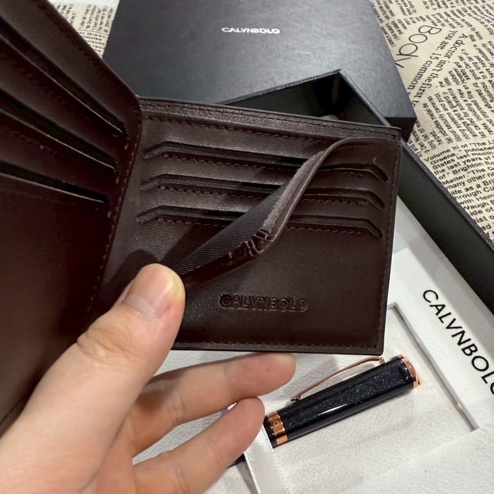 【凱文保羅｜全新】現貨 CALVNBOLO 禮盒組 V2 手錶 + 鋼筆 +短夾｜Little Bee 小蜜蜂精品-細節圖6