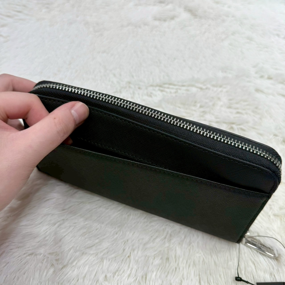 【卡爾｜全新】現貨 KARL LAGERFELD 錢包 長夾 Q版人像 拉鍊長夾｜Little Bee 小蜜蜂精品-細節圖2