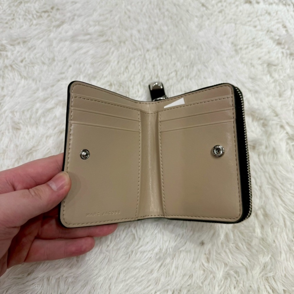 【MJ｜全新】現貨 MARC JACOBS 錢包 短夾 小標 膠印 斑馬紋 零錢短夾｜Little Bee 小蜜蜂精品-細節圖4