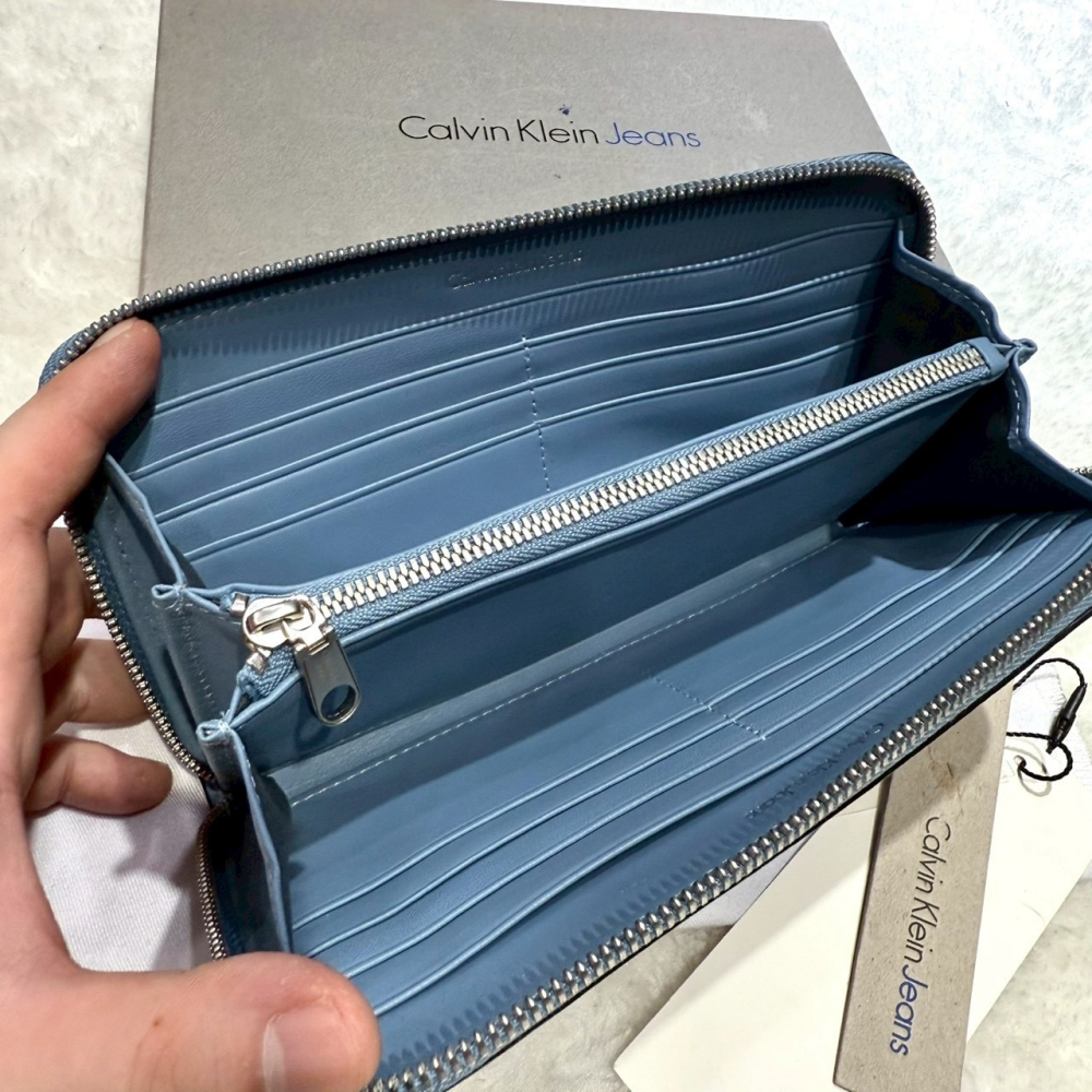 【CK｜全新】現貨 CALVIN KLEIN 長夾 男款 小標 素色 拉鍊長夾 有盒子｜Little Bee 小蜜蜂精品-細節圖2