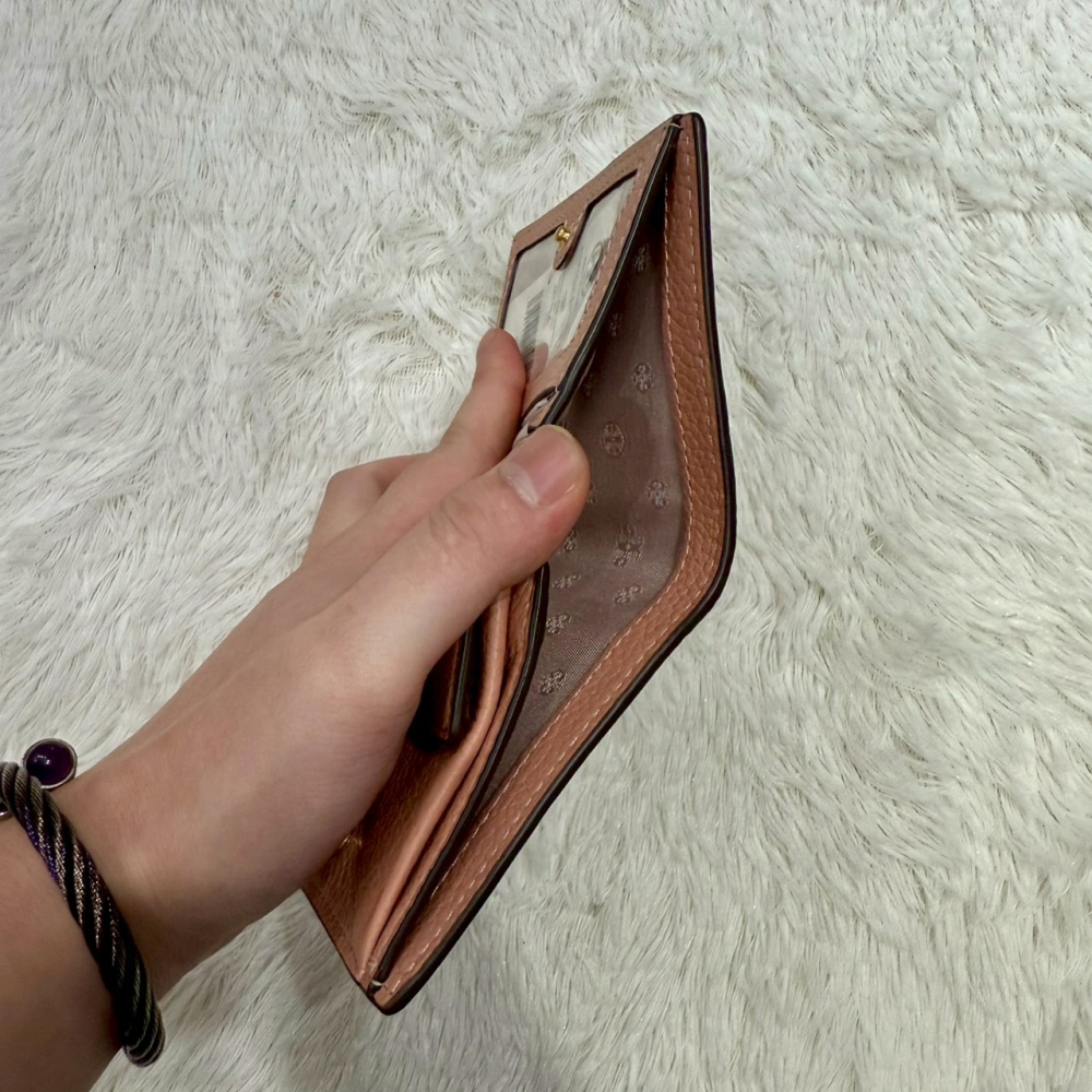 【TB｜全新】現貨 TORY BURCH 錢包 短夾 金標 荔枝紋 零錢短夾 中夾｜Little Bee 小蜜蜂精品-細節圖4