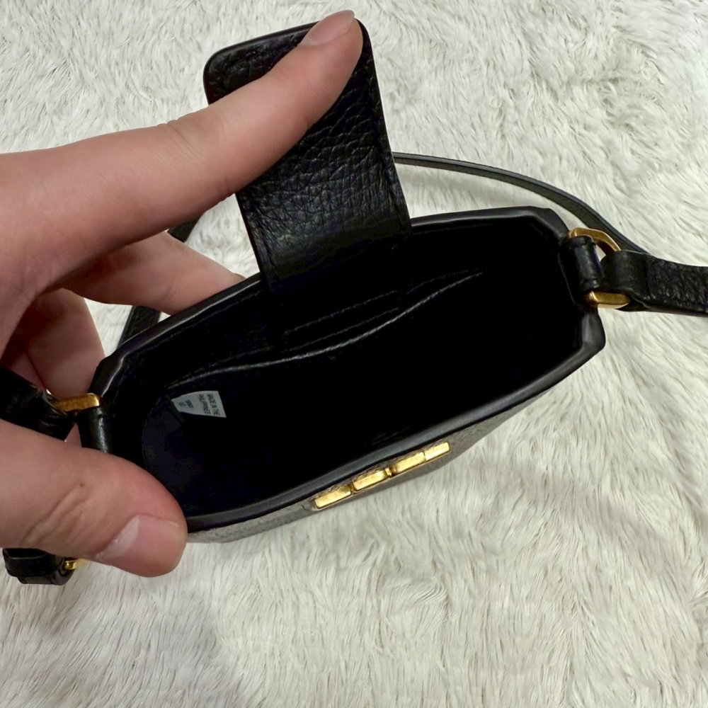 【TB｜全新】現貨 TORY BURCH 手機包 荔枝紋 大LOGO 斜背包｜Little Bee 小蜜蜂精品-細節圖2