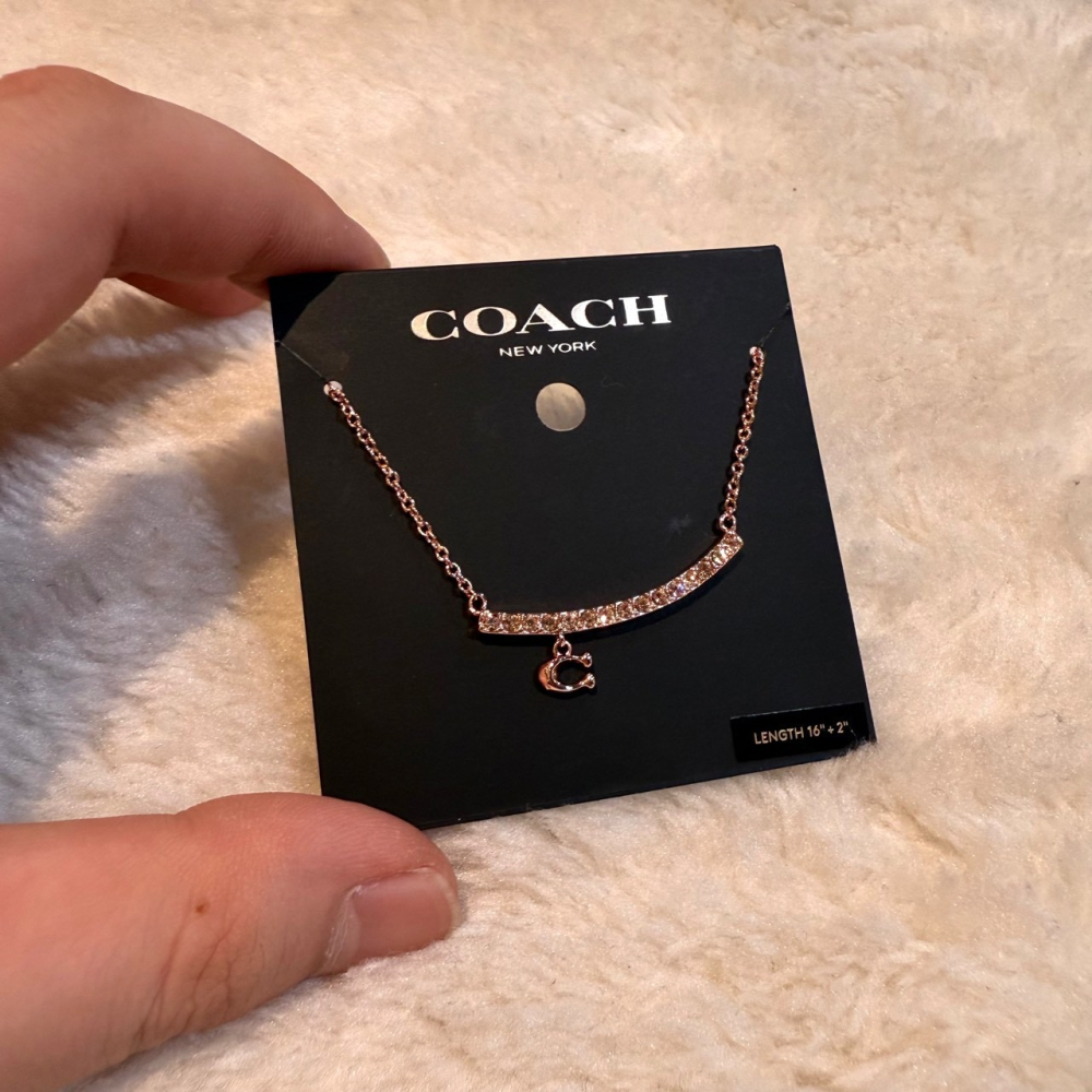 【蔻馳｜全新】現貨 COACH 項鍊 C字 飾品 帶鑽 微笑項鍊｜Little Bee 小蜜蜂精品-細節圖2