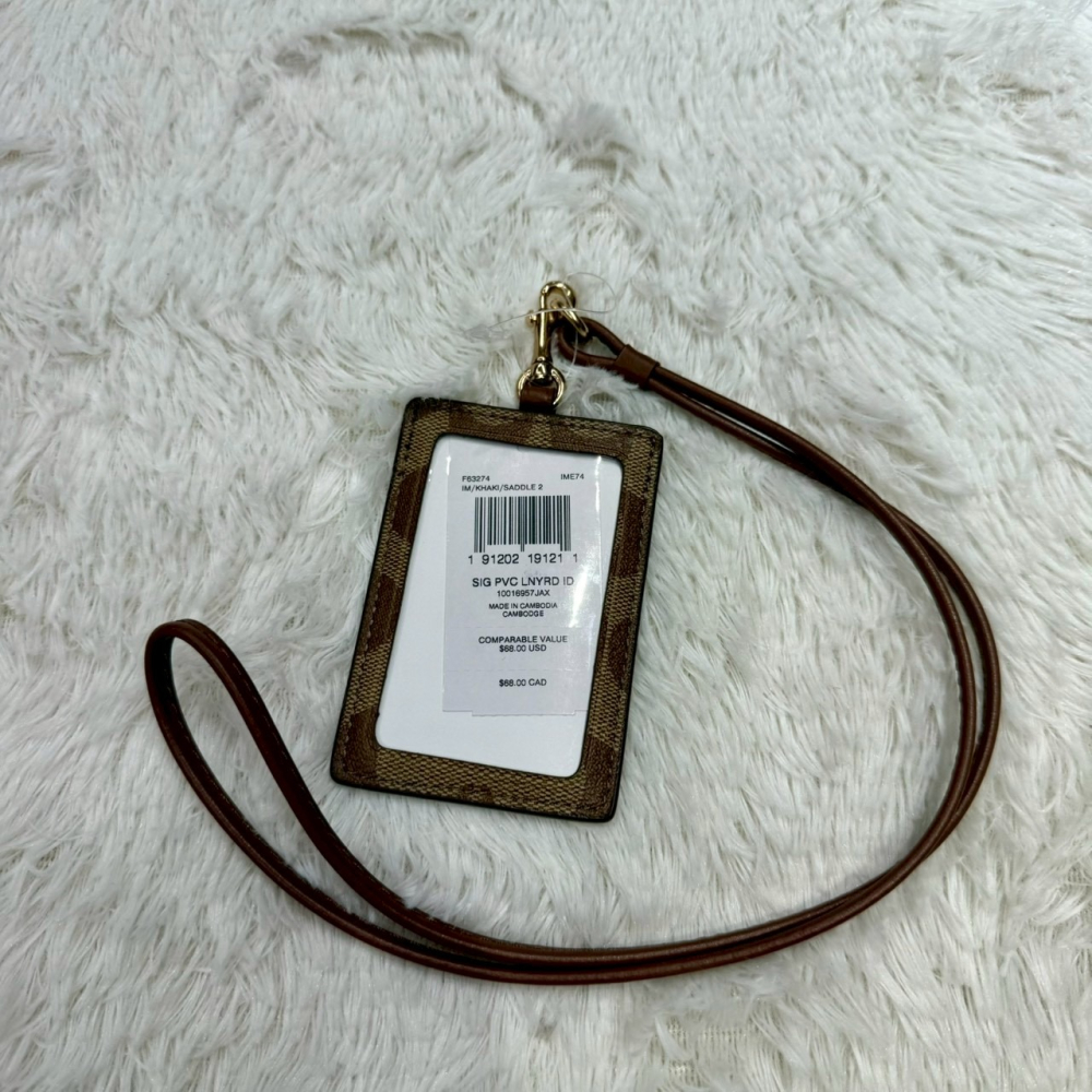 【蔻馳｜全新】現貨 COACH 證件套 3色可選 可掛脖 滿版 老花 防刮紋 識別證｜Little Bee 小蜜蜂精品-細節圖4