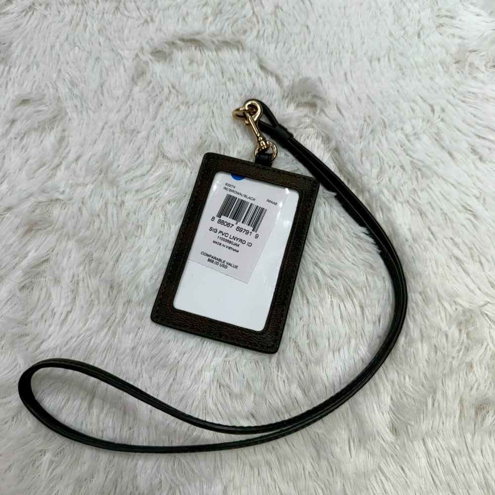 【蔻馳｜全新】現貨 COACH 證件套 3色可選 可掛脖 滿版 老花 防刮紋 識別證｜Little Bee 小蜜蜂精品-細節圖6