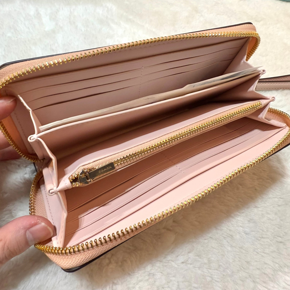 【蔻馳｜全新】現貨 COACH 長夾 防刮紋 滿版 花卉 錢包 手掛 拉鍊長夾｜Little Bee 小蜜蜂精品-細節圖2