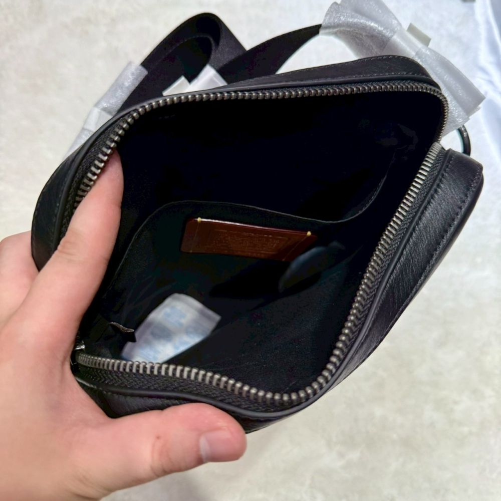 【蔻馳｜全新】現貨 COACH 郵差包 男包 經典款 老花 斜背包｜Little Bee 小蜜蜂精品-細節圖3