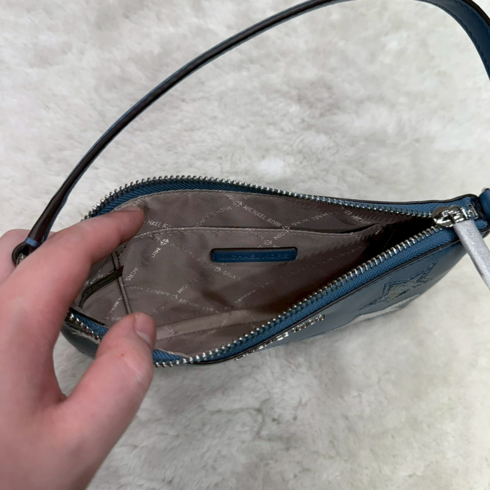 【MK｜全新】現貨 MICHAEL KORS 包包 手拿包 銀標 拼接 星星 晚宴包｜Little Bee 小蜜蜂精品-細節圖2
