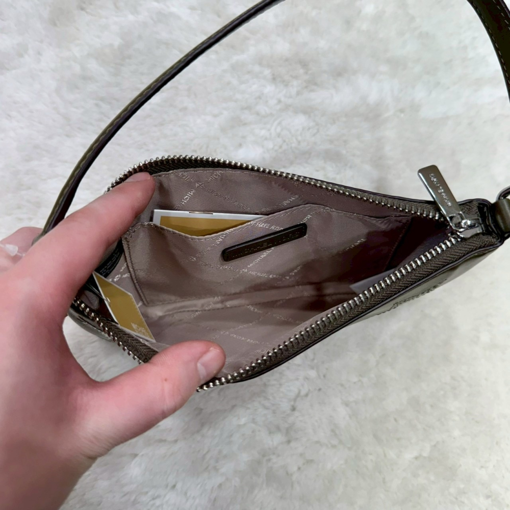 【MK｜全新】現貨 MICHAEL KORS 包包 手拿包 銀標 拼接 星星 晚宴包｜Little Bee 小蜜蜂精品-細節圖2