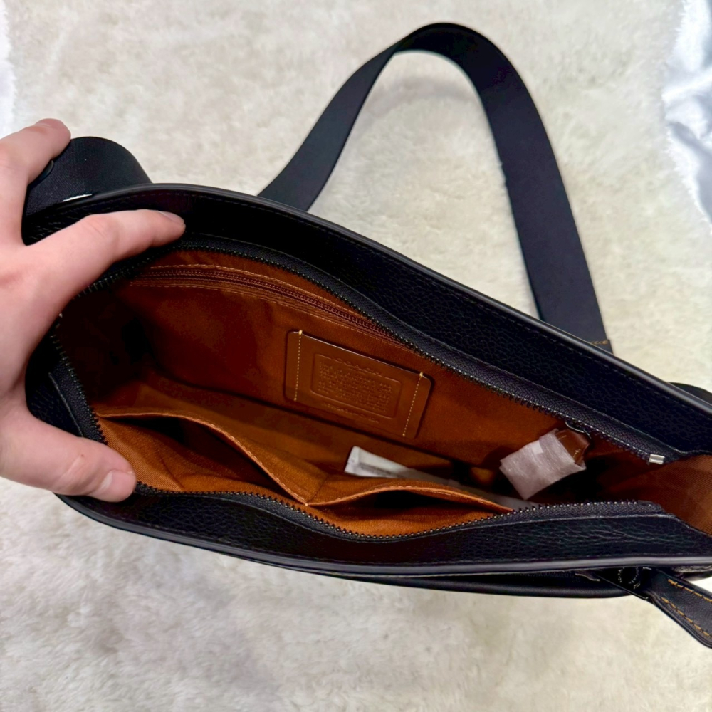 【蔻馳｜全新】現貨 COACH 包包 男款 郵差包 咖色 滿版 老花 斜背包 學院包｜Little Bee 小蜜蜂精品-細節圖5