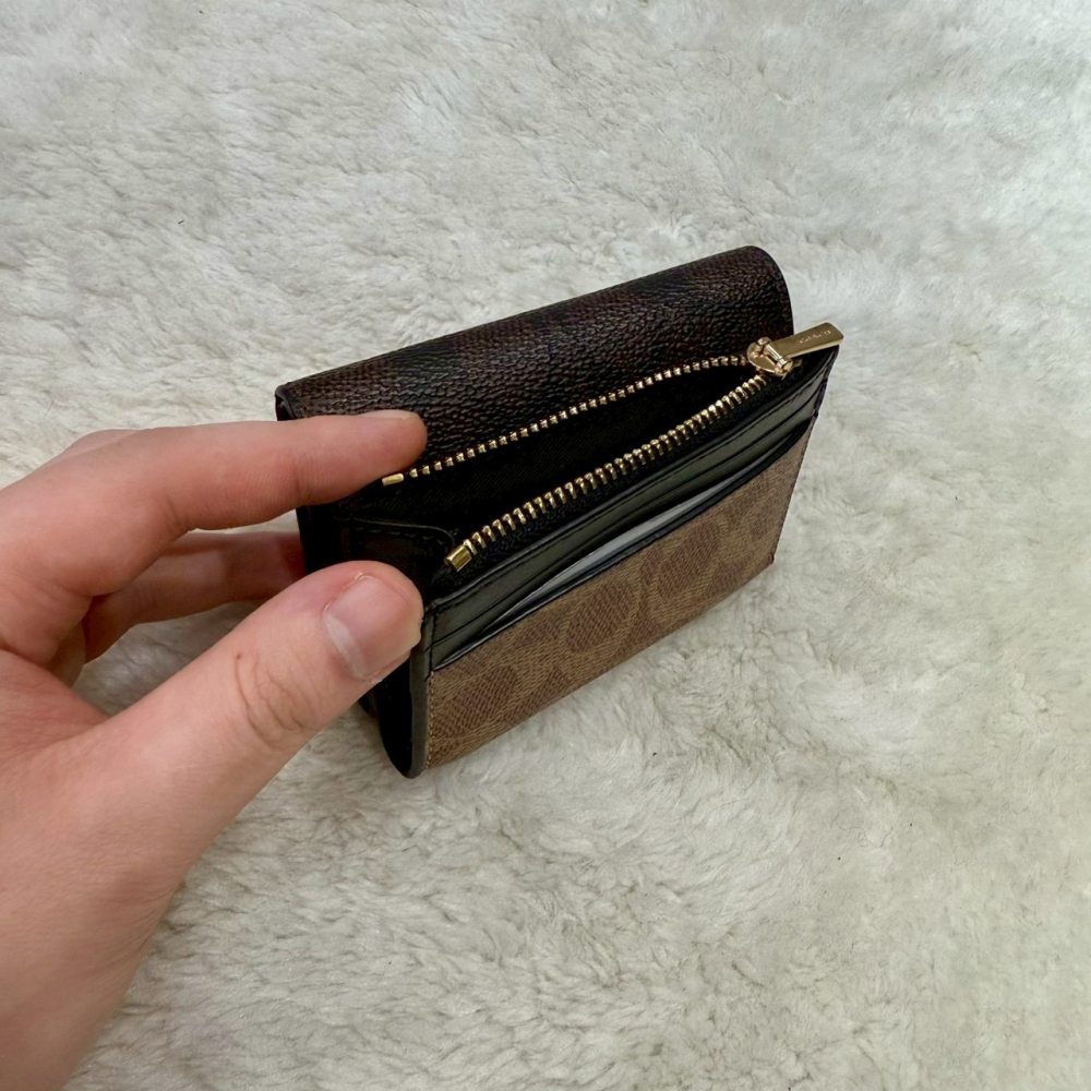 【蔻馳｜全新】現貨 COACH 錢包 短夾 二合一 三折短夾 零錢卡夾包 老花 拼色｜Little Bee 小蜜蜂精品-細節圖5