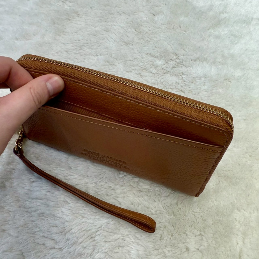 【MJ｜全新】現貨 MARC JACOBS 錢包 長夾 小標 荔枝紋 附手掛 拉鍊長夾｜Little Bee 小蜜蜂精品-細節圖2