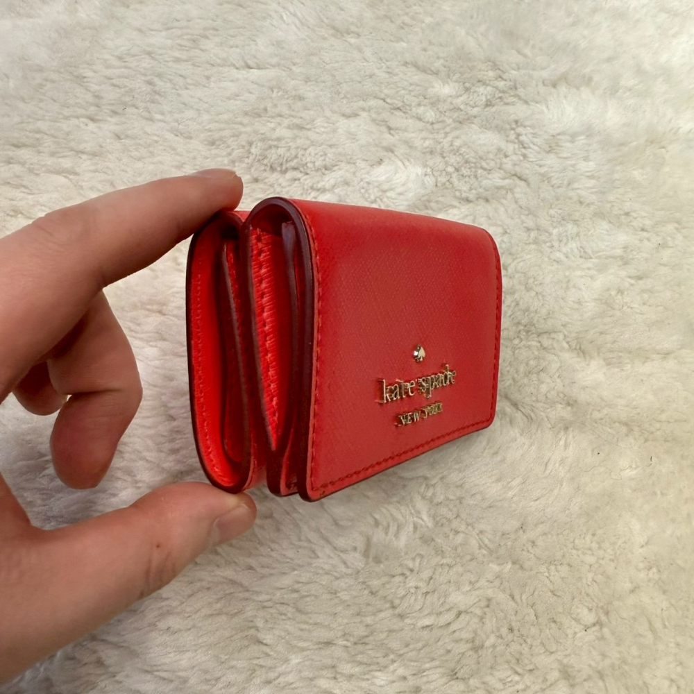 【KS｜全新】現貨 KATE SPADE 錢包 金標 短夾 防刮紋 三折短夾｜Little Bee 小蜜蜂精品-細節圖2