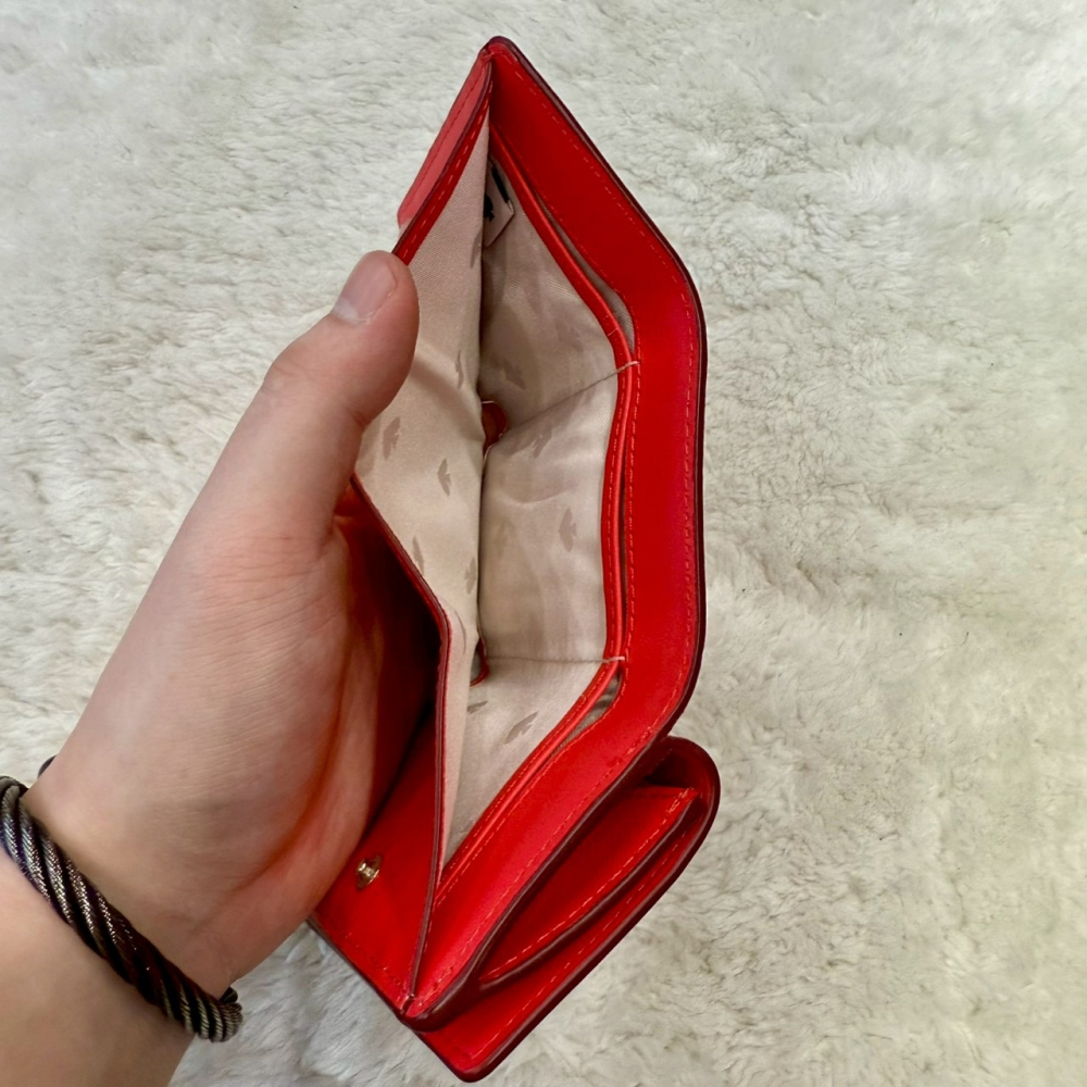 【KS｜全新】現貨 KATE SPADE 錢包 金標 短夾 防刮紋 三折短夾｜Little Bee 小蜜蜂精品-細節圖6