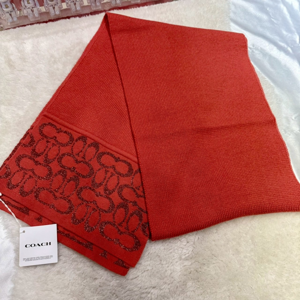 【蔻馳｜全新】現貨 COACH 圍巾 刺繡C字 2色可選 羊毛 圍脖 送禮推薦｜Little Bee 小蜜蜂精品-細節圖3