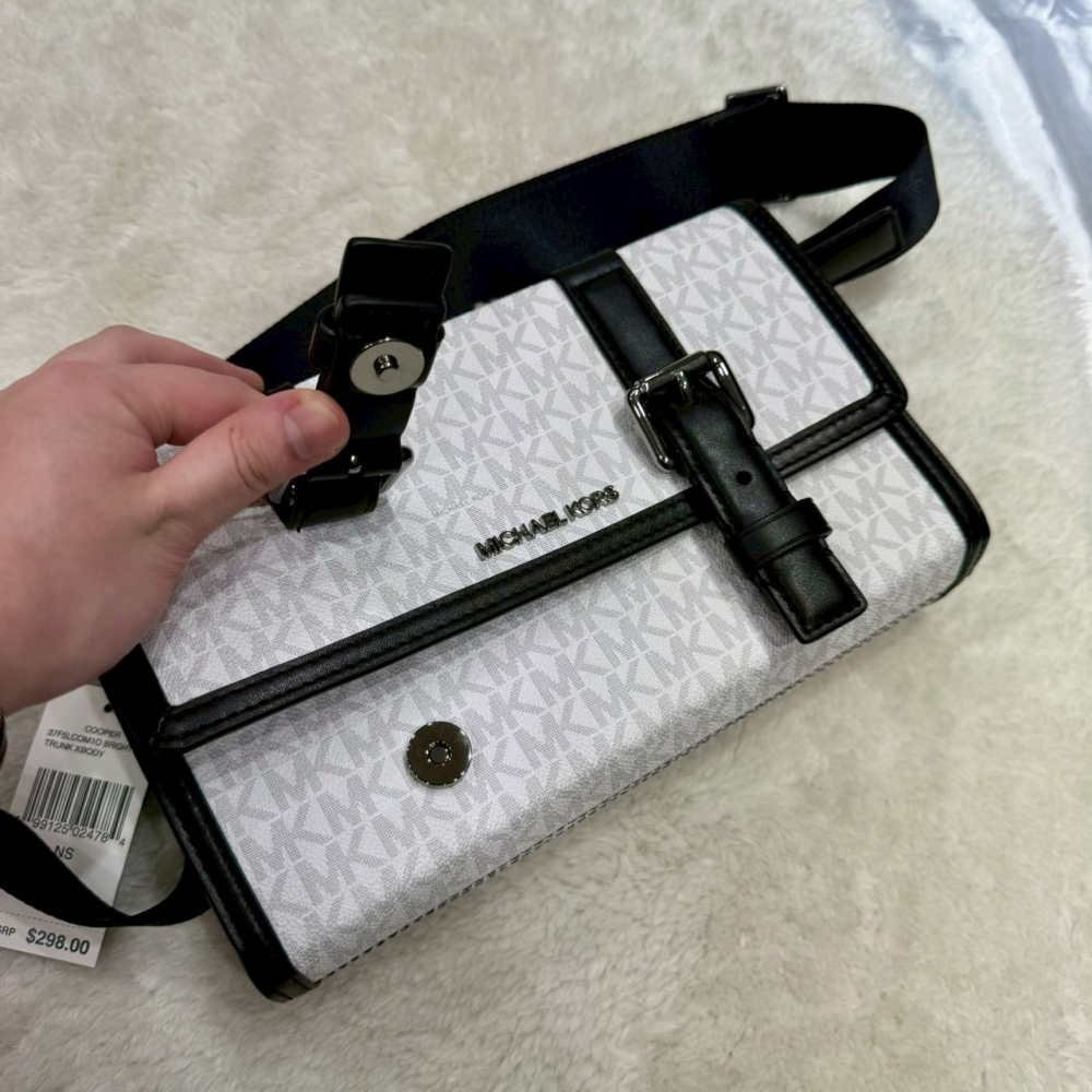 【MK｜全新】現貨 MICHAEL KORS 包包 方包 男款 滿版 掀蓋 斜背包｜Little Bee 小蜜蜂精品-細節圖4