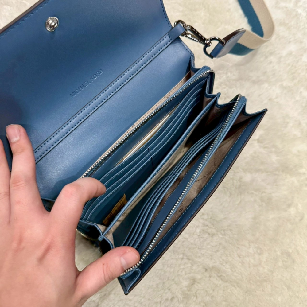 【MK｜全新】現貨 MICHAEL KORS 包包 WOC包 寶寶藍 荔枝紋 斜背包｜Little Bee 小蜜蜂精品-細節圖4