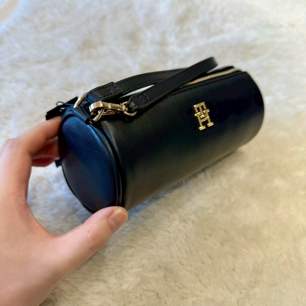 【湯米｜全新】現貨 TOMMY 包包 筆筒包 金標 手拿包 化妝包 收納包｜Little Bee 小蜜蜂精品-細節圖2