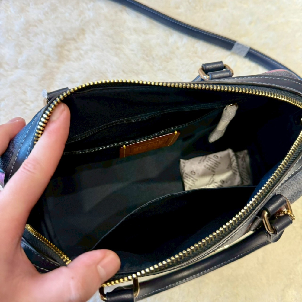 【蔻馳｜全新】現貨 COACH 包包 波士頓包 金標 大號 滿版櫻桃 兩用包 斜背包｜Little Bee 小蜜蜂精品-細節圖4