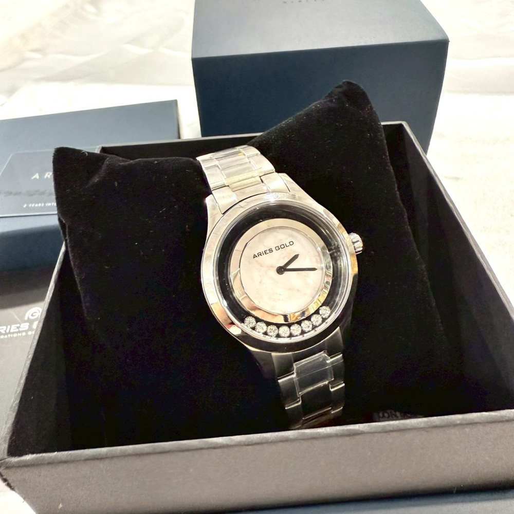 【亞力士｜全新】現貨 ARIES GOLD 手錶 石英錶 女錶 跳舞鑽 大理石紋 鋼錶｜Little Bee 小蜜蜂精品-細節圖2
