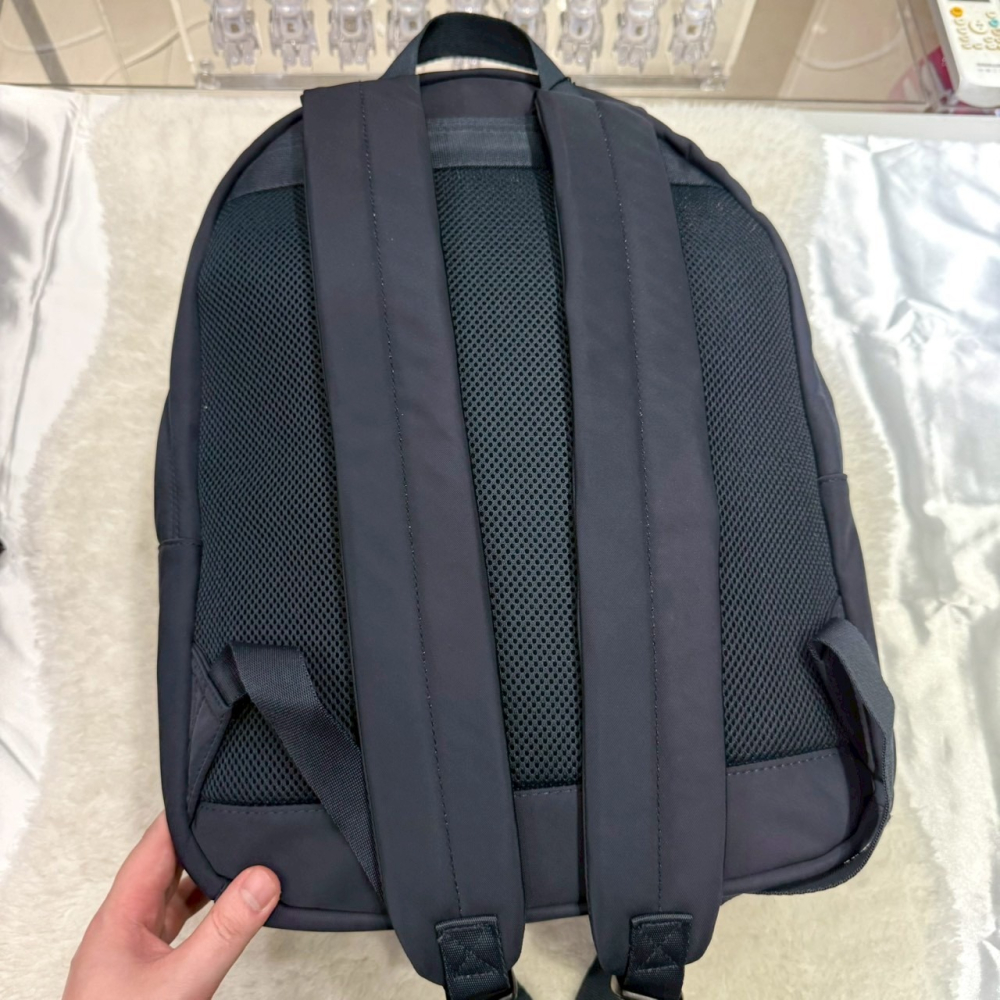 【湯米｜全新】現貨 TOMMY 包包 後背包 男款 尼龍 橡膠小標 雙肩包｜Little Bee 小蜜蜂精品-細節圖3