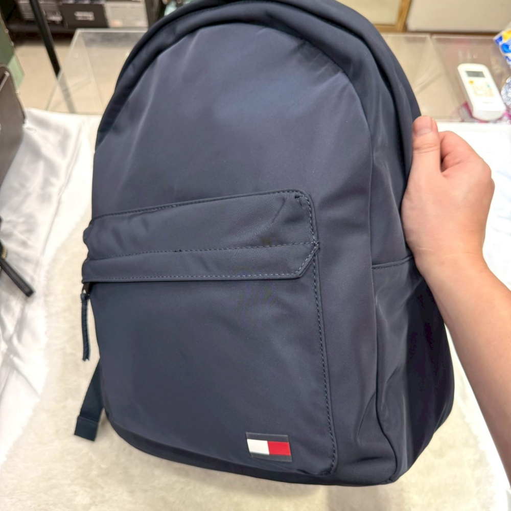 【湯米｜全新】現貨 TOMMY 包包 後背包 男款 尼龍 橡膠小標 雙肩包｜Little Bee 小蜜蜂精品-細節圖4