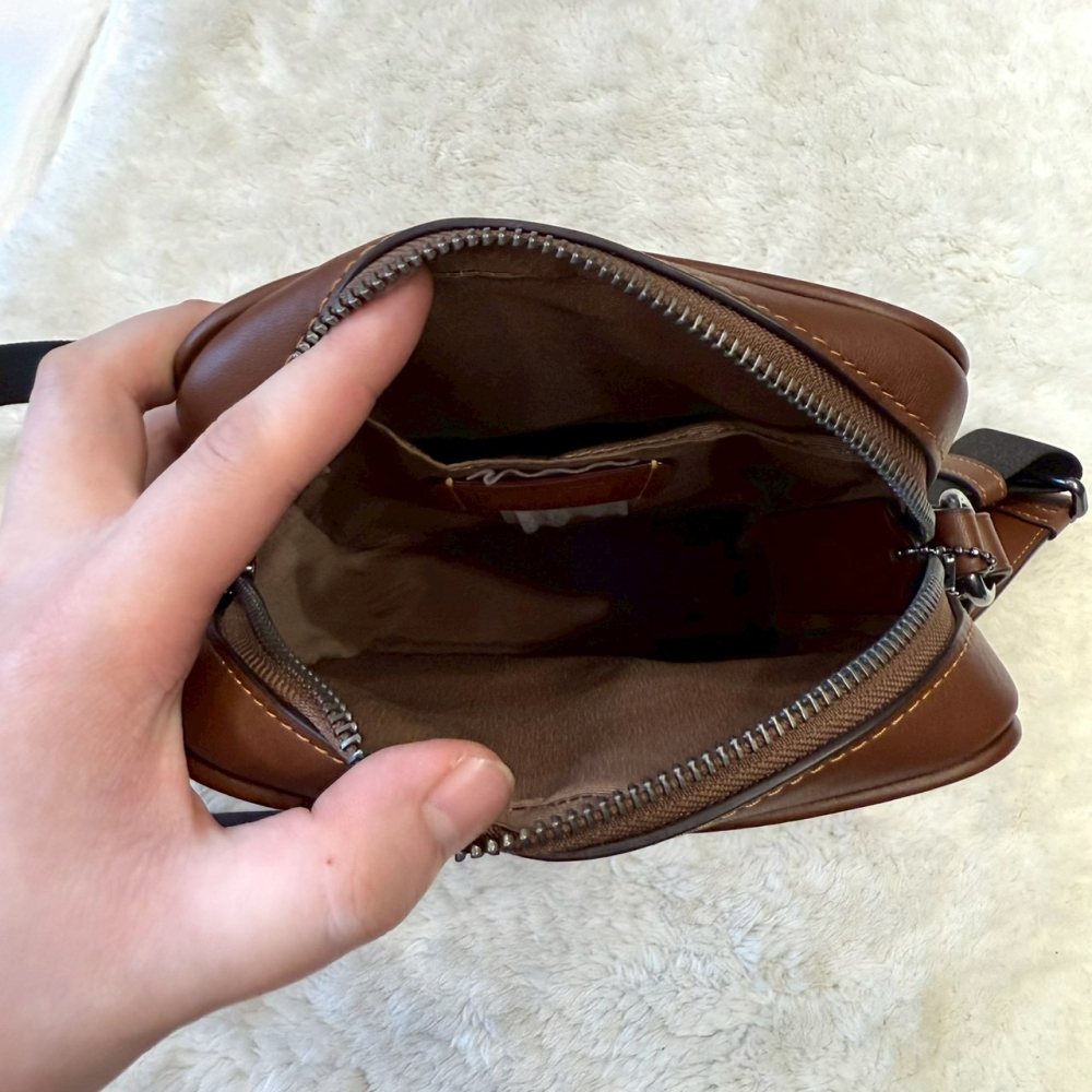 【蔻馳｜全新】現貨 COACH 包包 飛行包 史努比 聯名款 滿版 斜背包｜Little Bee 小蜜蜂精品-細節圖5