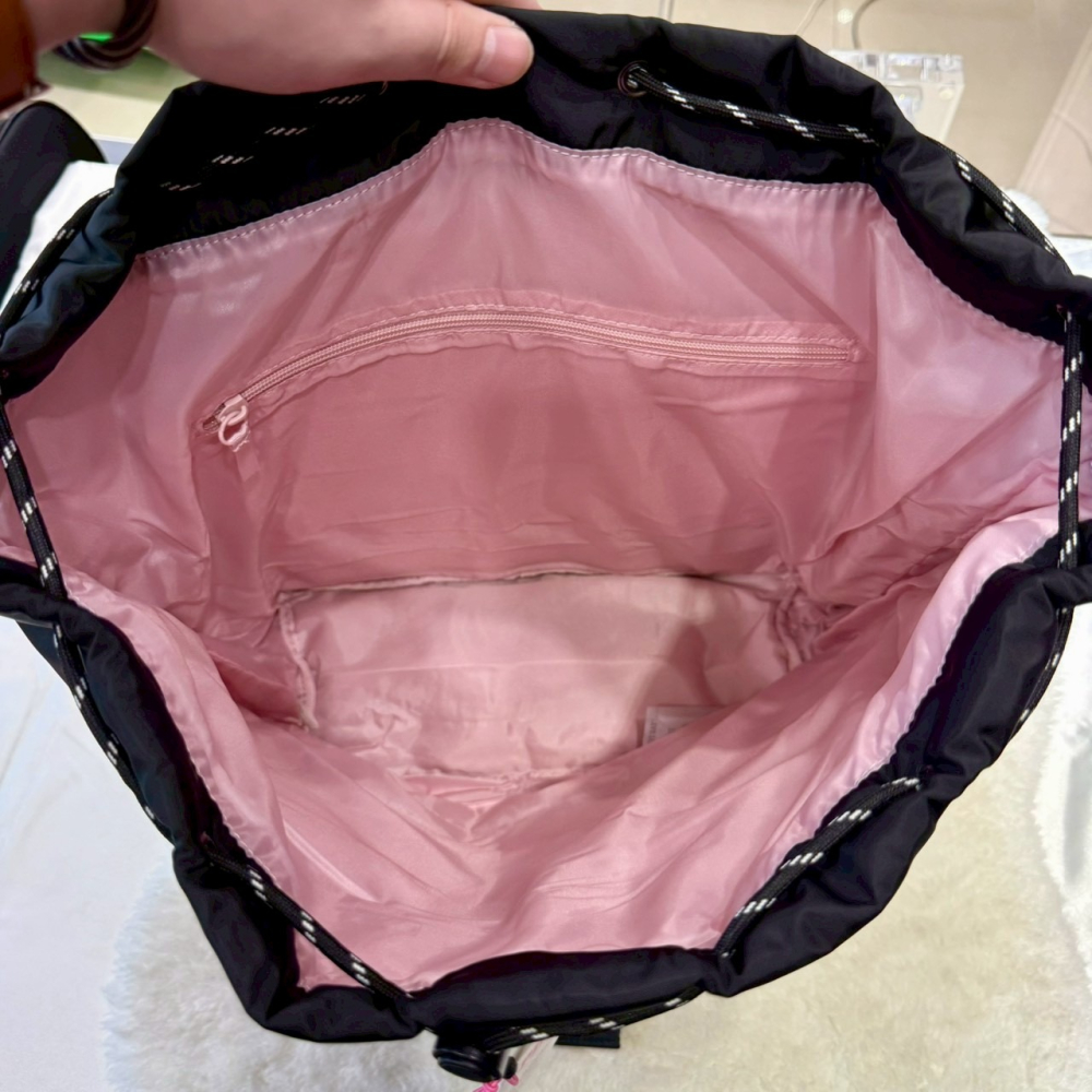 【維多利亞的秘密｜全新】現貨 VICTORIA＇S SECRET 包包 後背包 雙肩包｜Little Bee 小蜜蜂精品-細節圖5