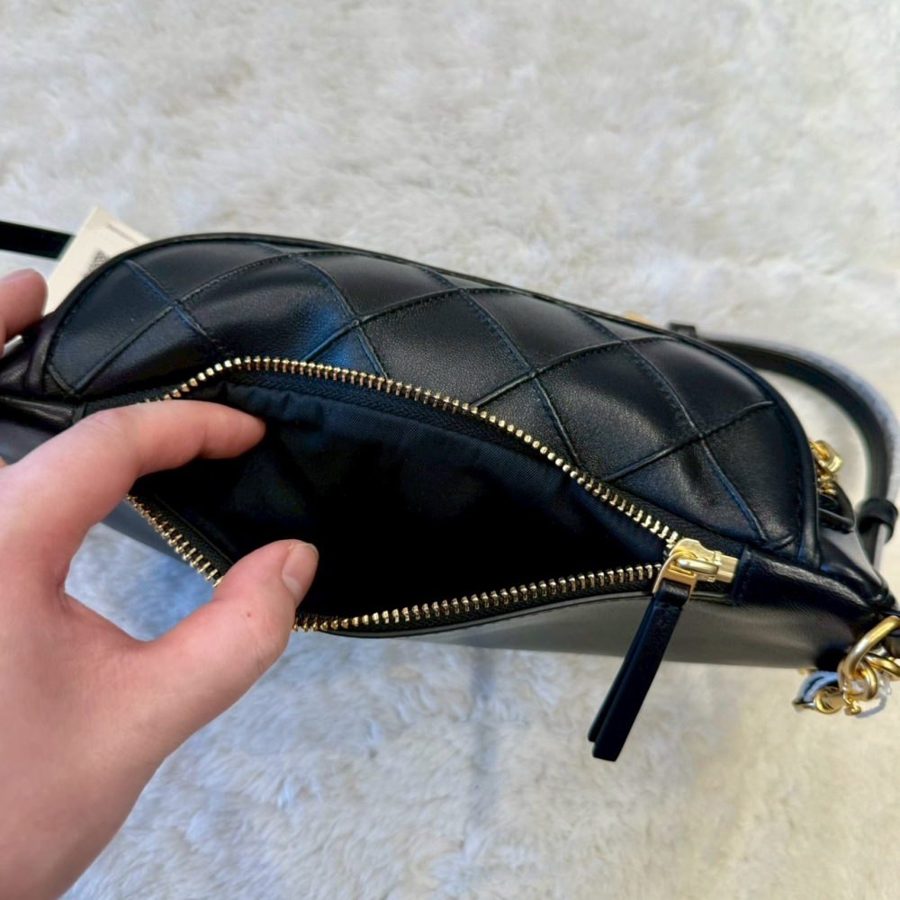 【TB｜全新】現貨 TORY BURCH 包包 胸包 專櫃款 浮雕 菱格紋 腰包｜Little Bee 小蜜蜂精品-細節圖3