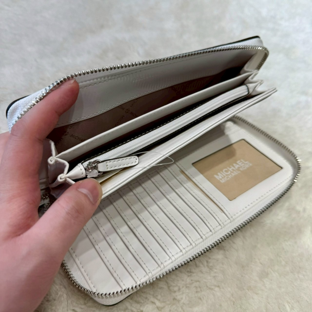 【MK｜全新】現貨 MICHAEL KORS 錢包 長夾 銀標 白滿版 卡王 拉鍊長夾｜Little Bee 小蜜蜂精品-細節圖3