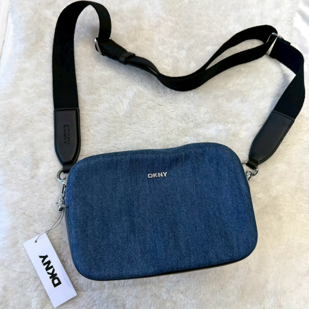 【DKNY|全新】現貨 包包 相機包 銀標 丹寧 牛仔藍 斜背包|Little Bee 小蜜蜂精品 - Little bee小蜜蜂精品代購 ...