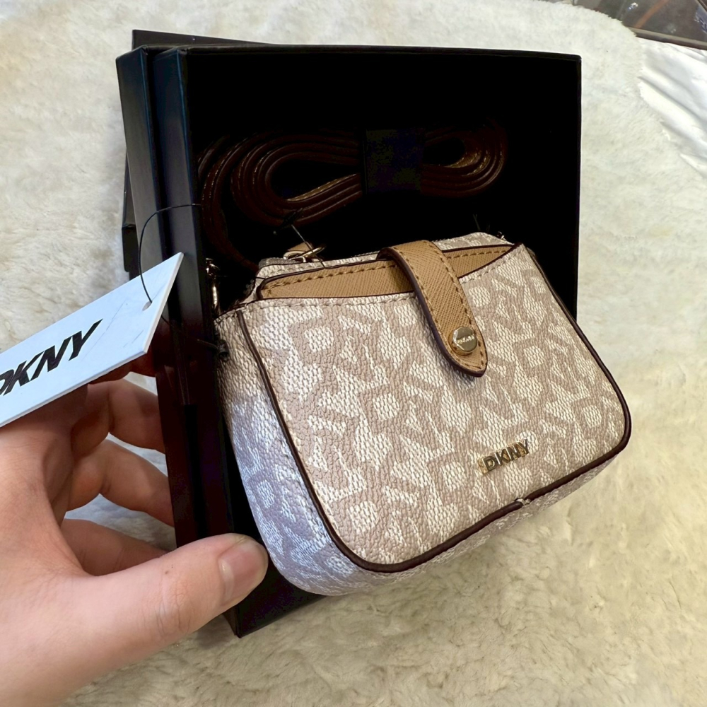 【DKNY|全新】現貨 包包 小廢包 二合一 禮盒組 2色可選 斜背包+卡片夾 零錢包|Little Bee 小蜜蜂精品 - Little ...