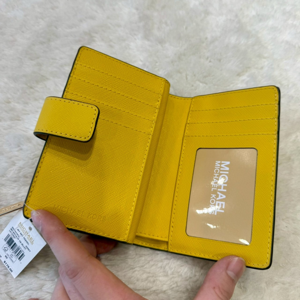 【MK｜全新】現貨 MICHAEL KORS 錢包 中夾 金標 黃色 防刮紋 零錢中夾｜Little Bee 小蜜蜂精品-細節圖3