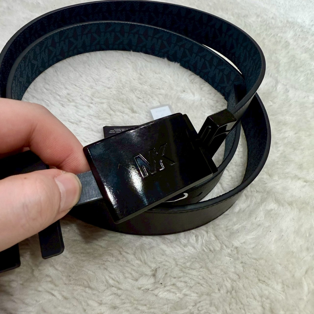 【MK｜全新】現貨 MICHAEL KORS 皮帶 男款 雙面用 NS均碼 滿藍/黑色｜Little Bee 小蜜蜂精品-細節圖3