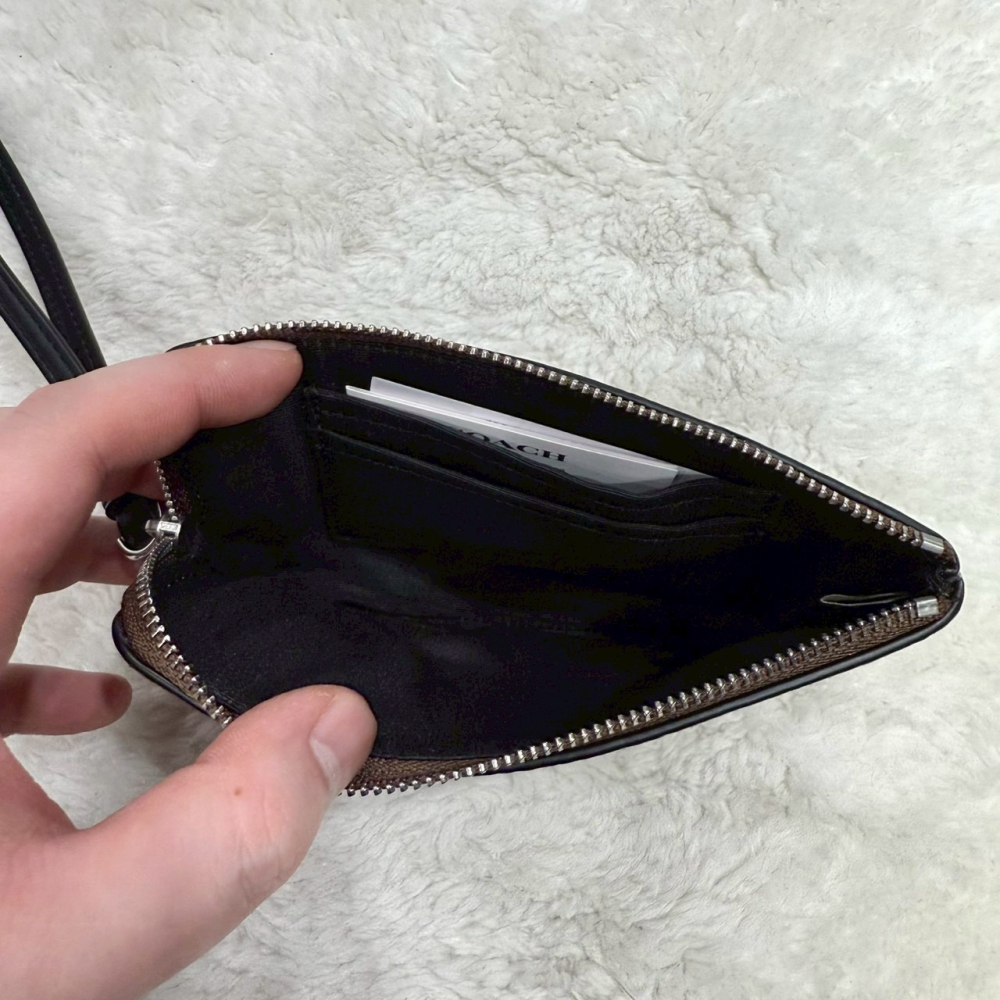 【蔻馳｜全新】現貨 COACH 錢包 手拿包 小號 銀標 滿版 蝴蝶結 零錢包｜Little Bee 小蜜蜂精品-細節圖3