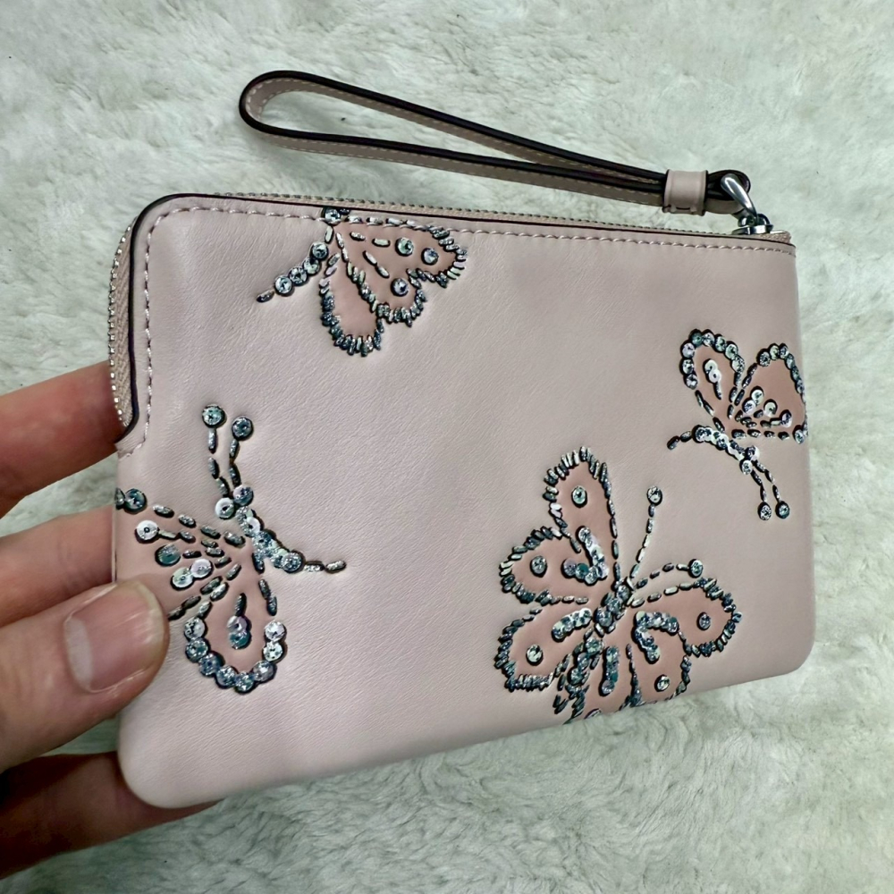 【蔻馳｜全新】現貨 COACH 錢包 手拿包 銀標 單層 小號 滿版 蝴蝶 零錢包 ｜Little Bee 小蜜蜂精品-細節圖2