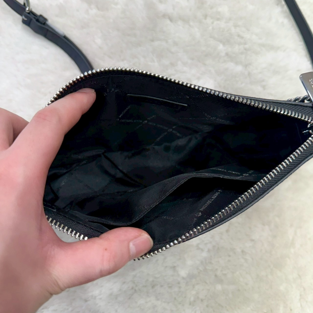 【MK｜全新】現貨 MICHAEL KORS 包包 麻將包 黑色 鍊條 防刮紋 斜背包｜Little Bee 小蜜蜂精品-細節圖3