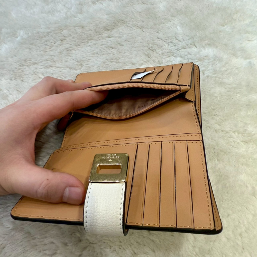 【KS｜全新】現貨 KATE SPADE 錢包 中夾 旋扣 防刮紋 對開 零錢中夾｜Little Bee 小蜜蜂精品-細節圖5