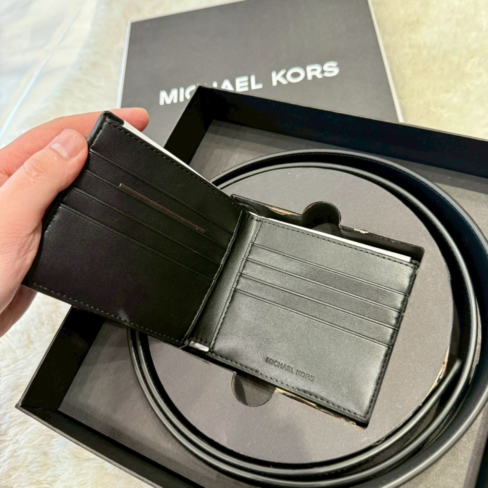 【MK｜全新】現貨 MICHAEL KORS 短夾 二合一 皮帶 滿版 錢夾 禮盒組｜Little Bee 小蜜蜂精品-細節圖3