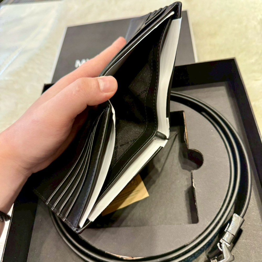 【MK｜全新】現貨 MICHAEL KORS 短夾 二合一 皮帶 滿版 錢夾 禮盒組｜Little Bee 小蜜蜂精品-細節圖4